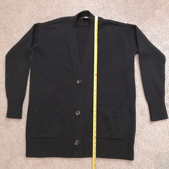 UNIQLO Black 3 Button Cardigan with patch pockets - Picture 2 of 6